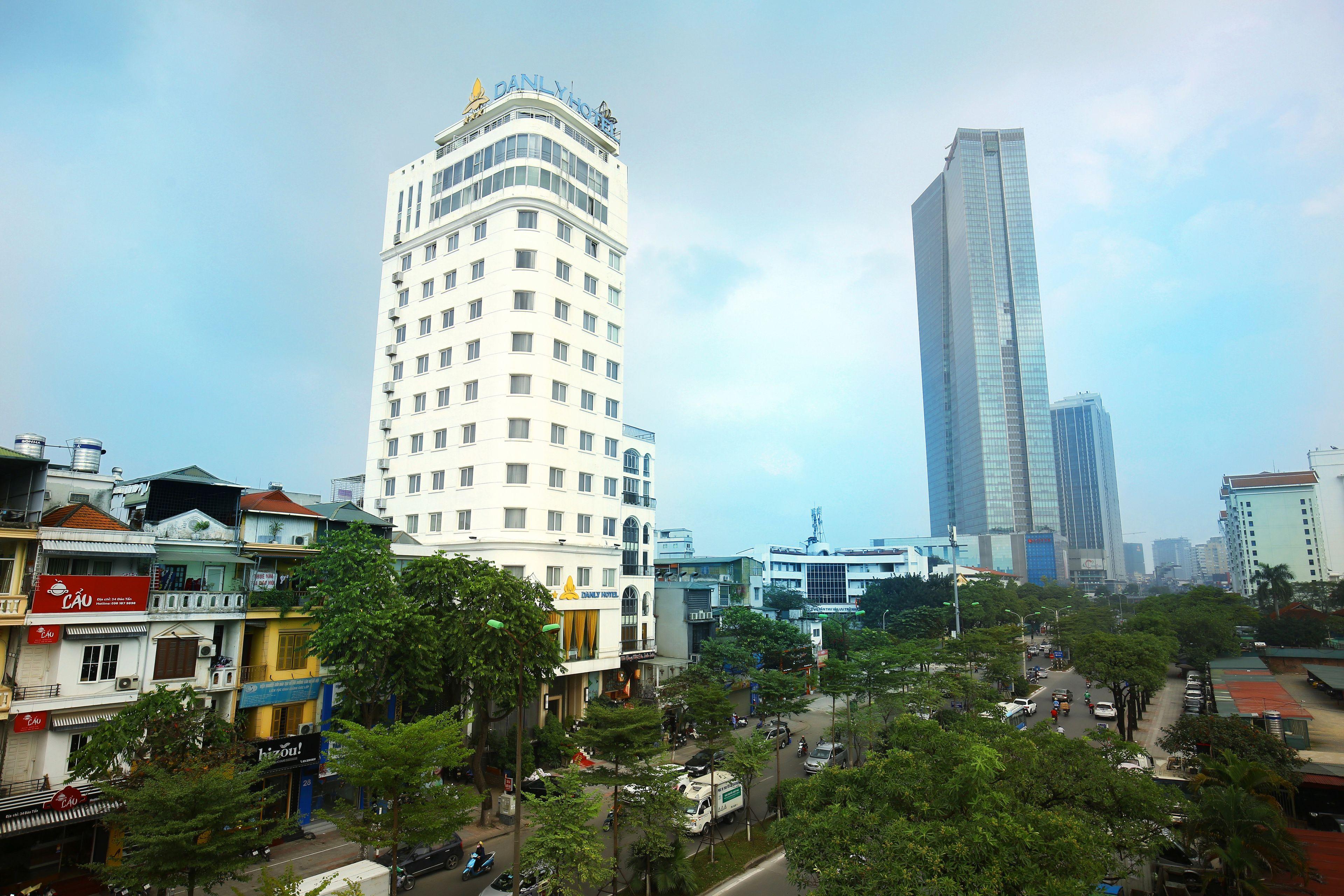 Danly Hotel — Photos 1